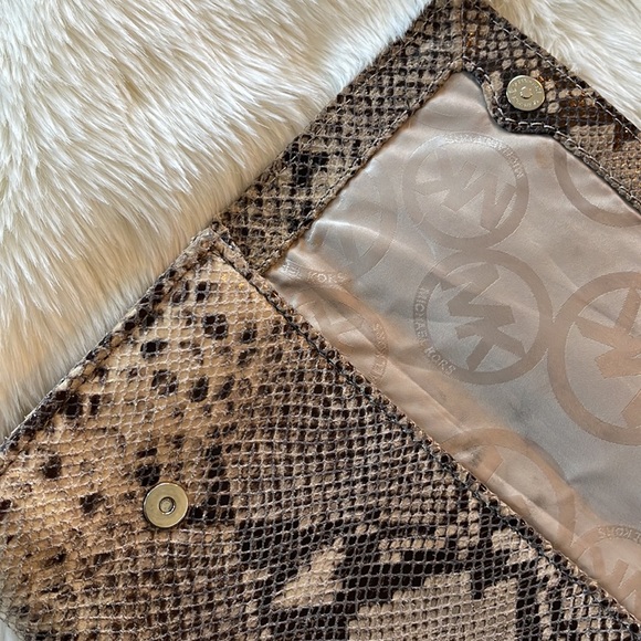 Michael Kors Snakeskin genuine clutch - Picture 11 of 11